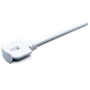 Soporte extensible para bebederos de aves marca Spa Moldes Ave referencia 117 instalado en jaula